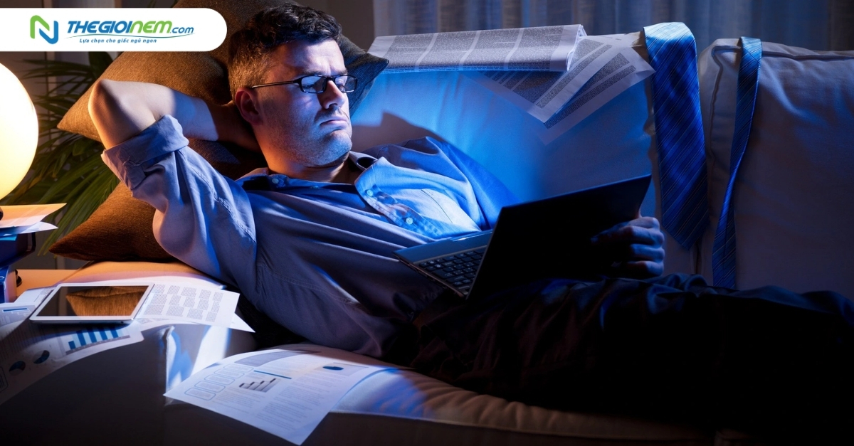 Thói quen thức khuya có bị lùn không? Các biện pháp khắc phục