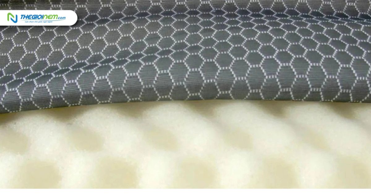 Nệm Foam có kết cấu lỗ thoáng khí