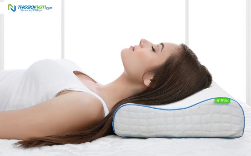 Gối TATANA với thiết kế dợn sóng phù hợp cho người nằm ngửa