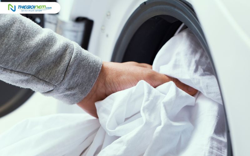 Vệ sinh drap giường mát lạnh đúng cách theo từng chất liệu