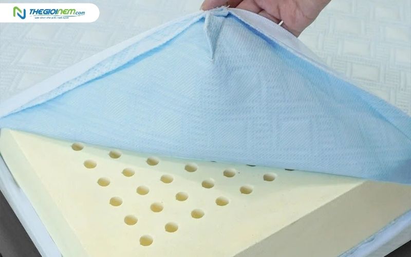 Cấu trúc hàng ngàn lỗ thoát khí giúp nệm Edena luôn thoáng mát