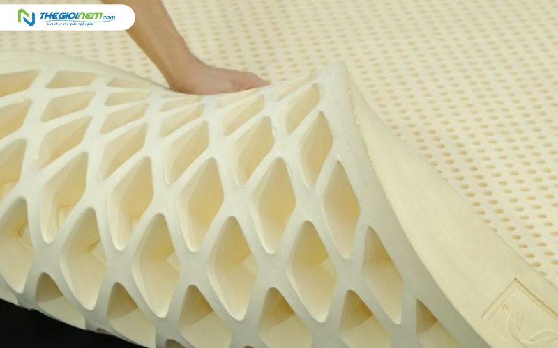 Nệm cao su tự nhiên đàn hồi tốt, thoáng khí và an toàn