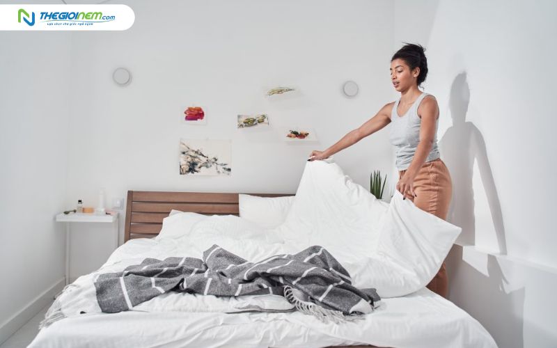 Dọn dẹp giường ngủ là thói quen tốt