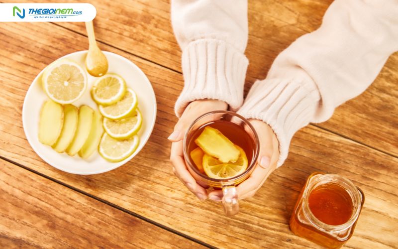 Để giảm đau đầu có thể uống 1 ly trà gừng