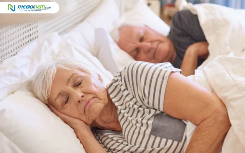 Tư thế ngủ ảnh hưởng đến việc chọn nệm cứng để hỗ trợ lưng
