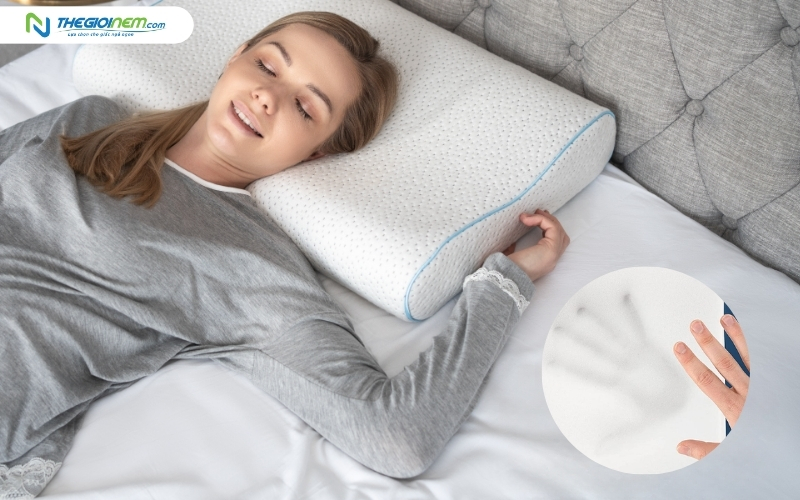 Gối memory foam hỗ trợ cột sống cổ, giảm đau cho người thoái hóa đốt sống