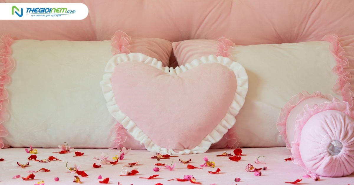 Cách trải ga giường cưới để có cuộc hôn nhân viên mãn