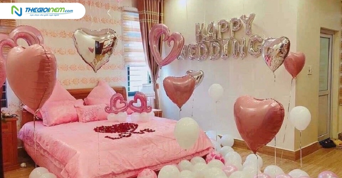 Cách trải ga giường cưới để có cuộc hôn nhân viên mãn