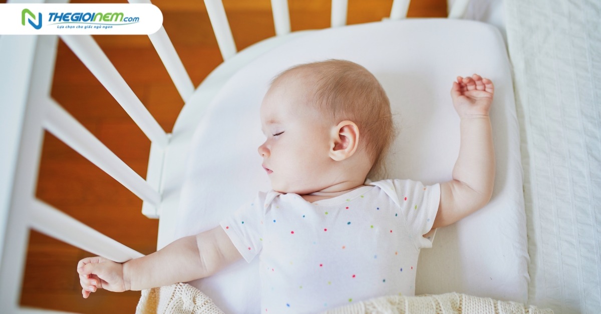 Vì sao trẻ hay khóc trước khi ngủ? Khắc phục như thế nào?