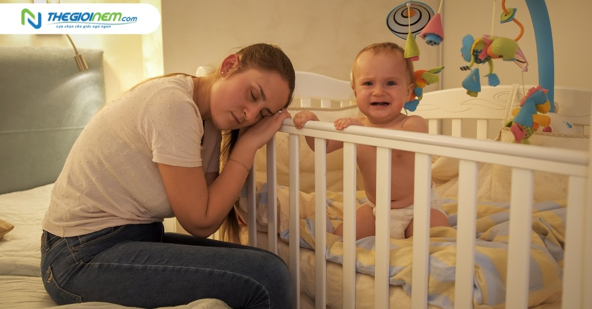 Vì sao trẻ hay khóc trước khi ngủ? Khắc phục như thế nào?