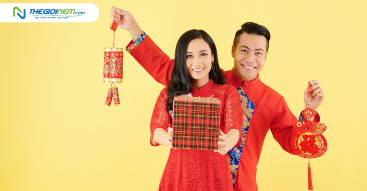 Mùng 1 Tết 2024 mặc màu gì để cả năm may mắn, phát tài?