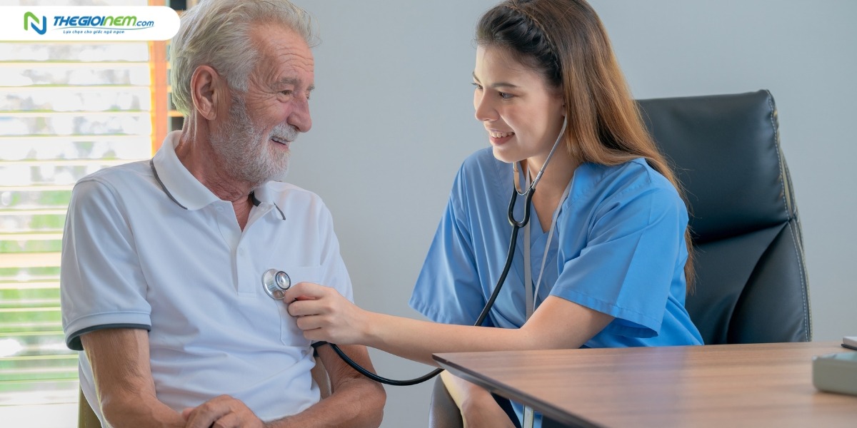 Bí quyết chăm sóc giấc ngủ cho người cao tuổi