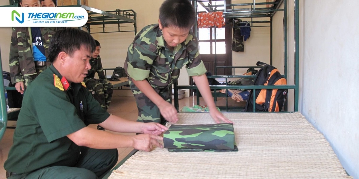 Cách gấp chăn quân đội đơn giản, dễ làm - Thế Giới Nệm