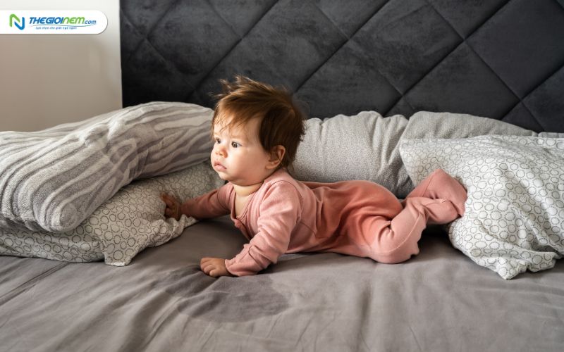 Cách vệ sinh nệm khi trẻ tè dầm - Thegioinem.com