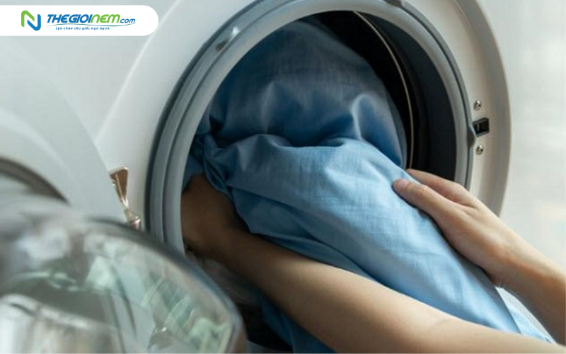 Cách bảo quản và vệ sinh vải bọc nệm