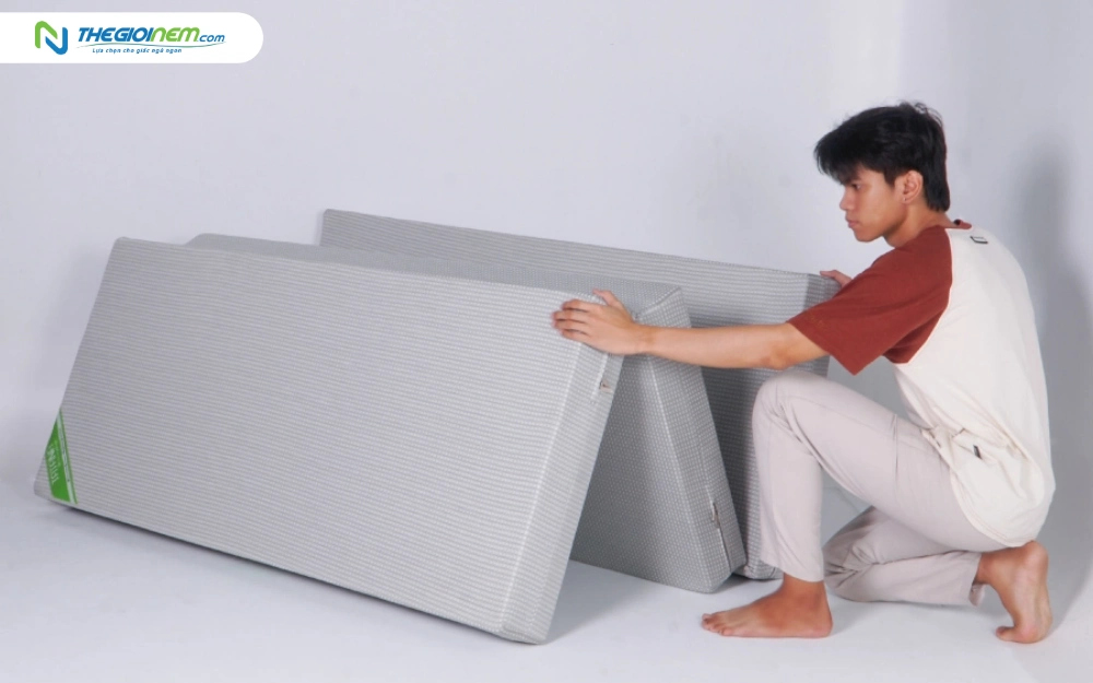 Nệm bông ép nhẹ sẽ giúp vận chuyển, vệ sinh dễ dàng hơn