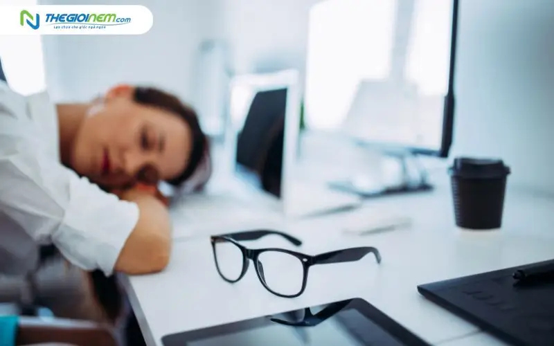 Người làm việc căng thẳng, cần giấc ngủ chất lượng