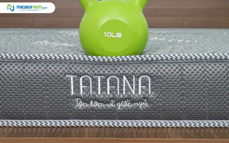 Tránh đặt vật nặng lên nệm trong thời gian dài