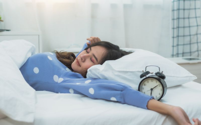 Ngủ và thức vào một khung giờ cố định