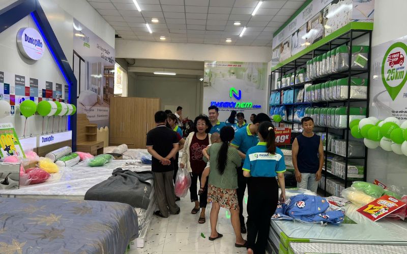 Cửa hàng có độ ngũ nhân viên tư vấn chuyên nghiệp