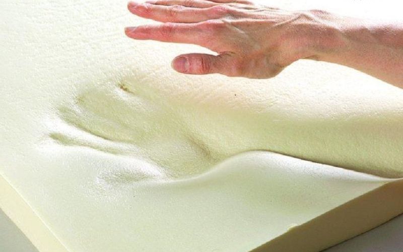 Lớp foam memory giúp giảm áp lực khi nằm