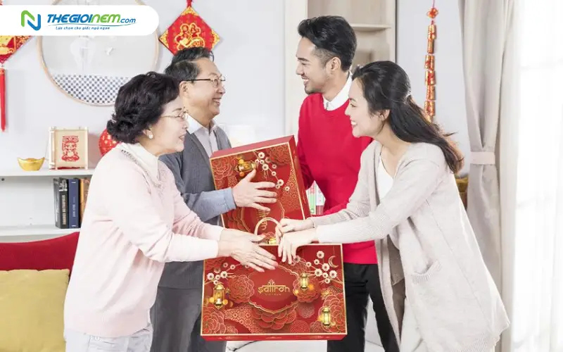 quà tết mang nhiều ý nghĩa