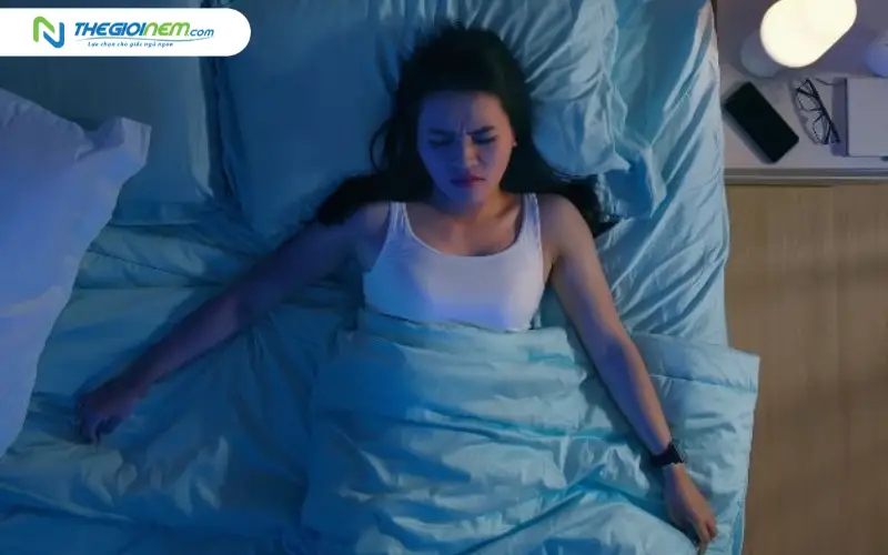 do chất liệu nệm và ga giường kém thoáng khí