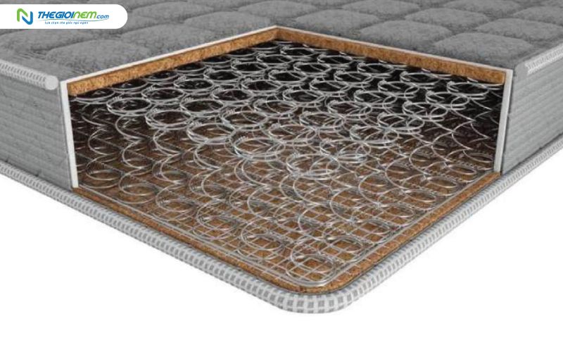 Lớp lót xơ dừa khá phổ biến trong nệm lò xo liên kết