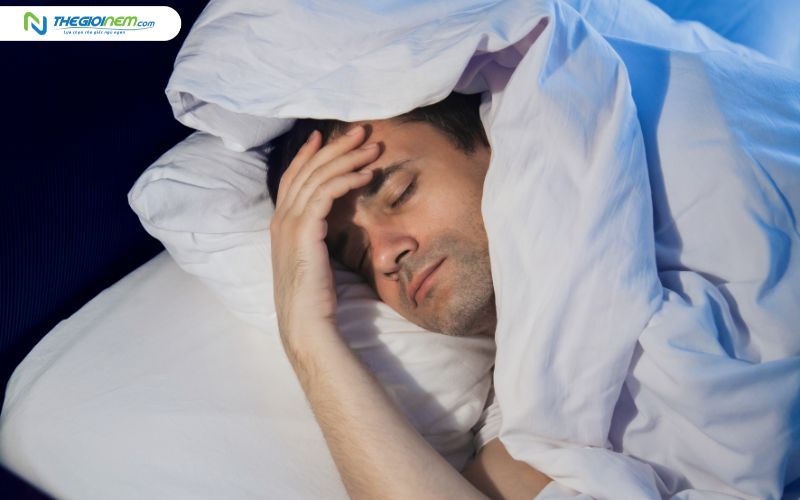 Tình trạng khó ngủ thường có dấu hiệu là suy nghĩ liên tục