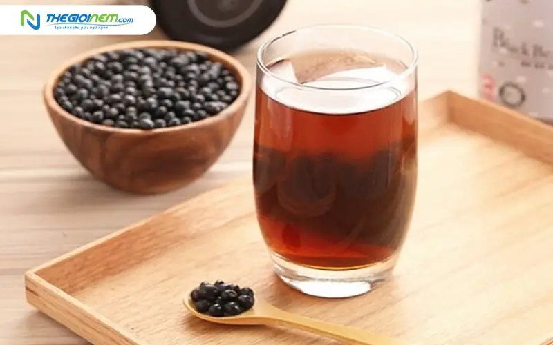 Nước đậu đen hoặc đậu xanh