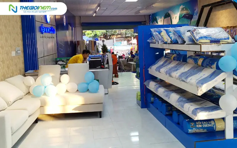 showroom nệm kim cương