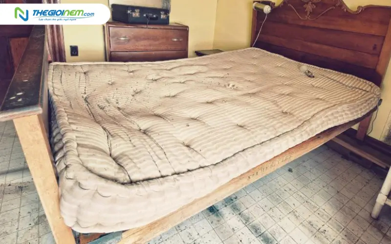 Nệm lò xo đã quá hạn sử dụng