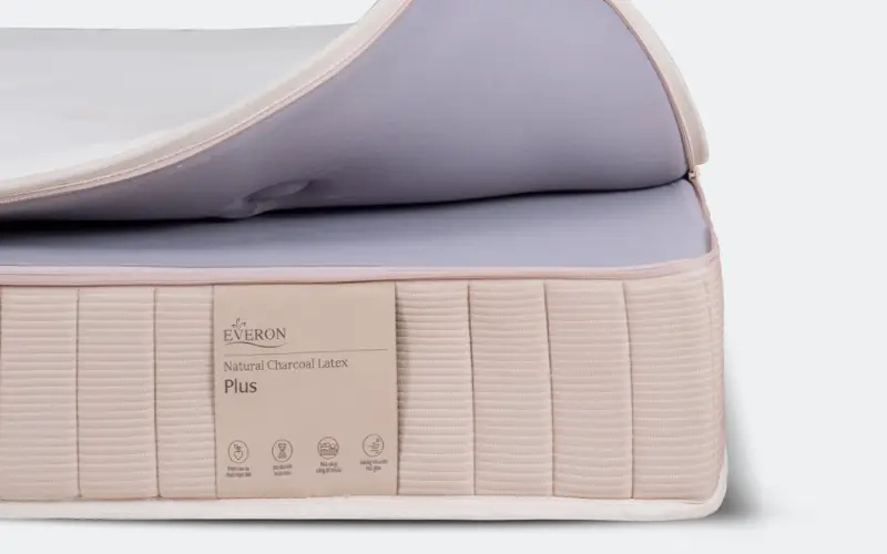 Dấu hiệu nhận biết qua khóa kéo, lõi nệm và vỏ bọc