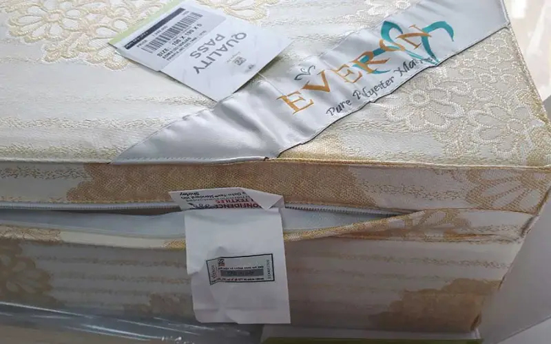 Kiểm tra tem chống hàng giả và mã QR code