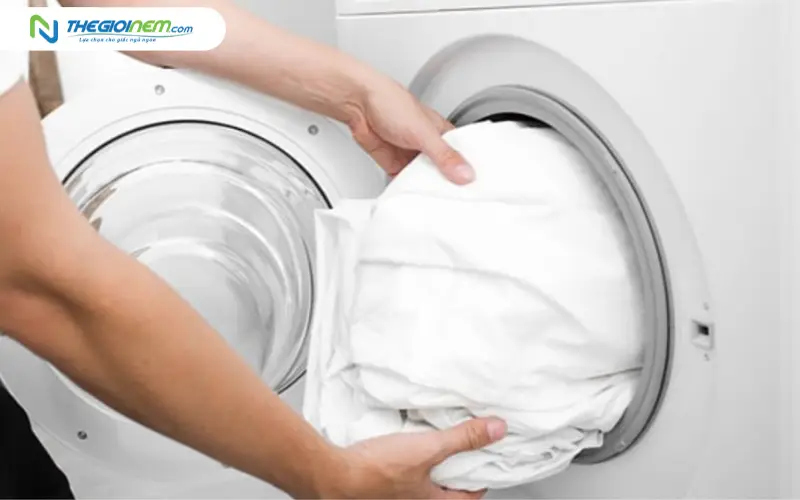 Cách vệ sinh ga chống thấm để không làm hỏng lớp màng bảo vệ