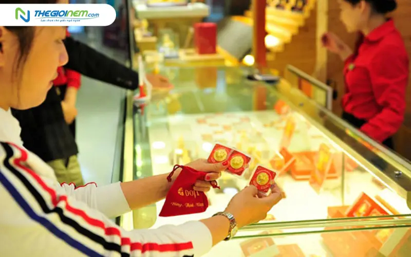 Có nên mua vàng tích trữ lúc này hay không