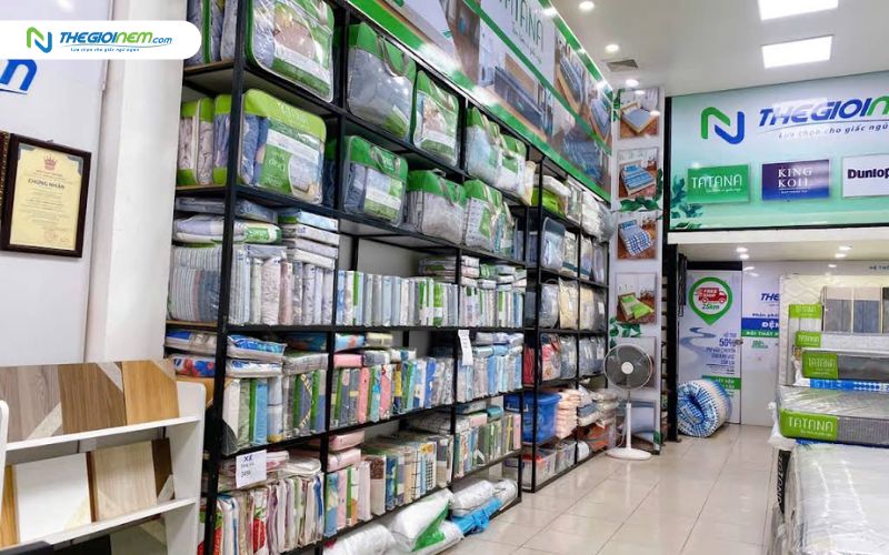 Khu vực trưng bày chăn ga tại Thế GIới Nệm