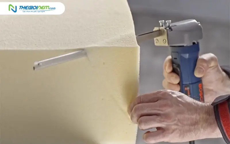 Những dụng cụ cần chuẩn bị để cắt nệm cao su
