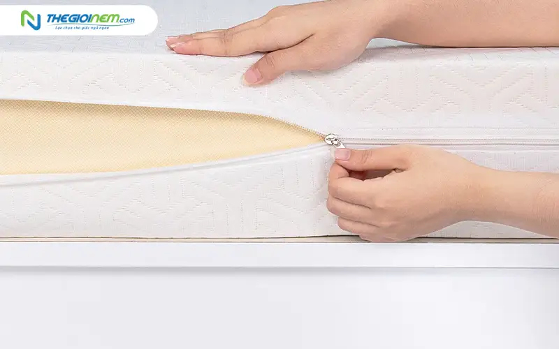 Tháo lớp áo nệm và cố định nệm