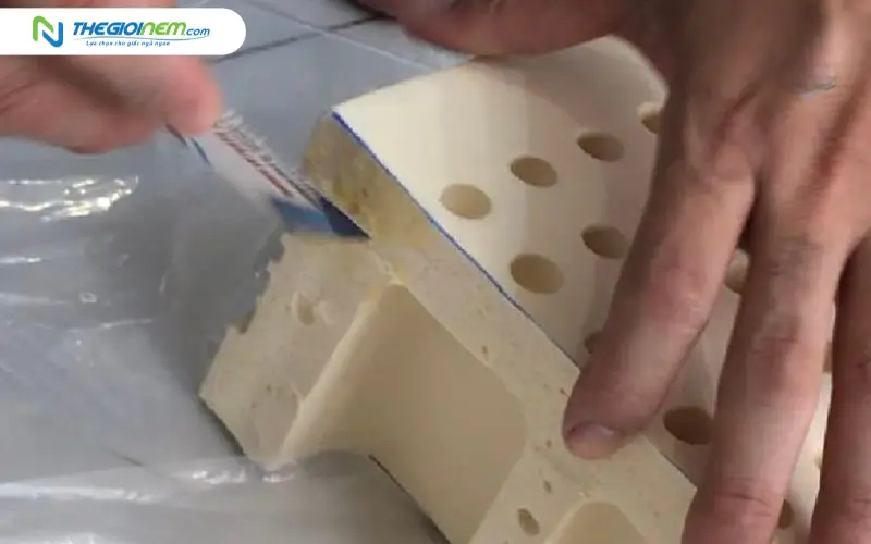 Xử lý mép cắt và bọc lại áo nệm