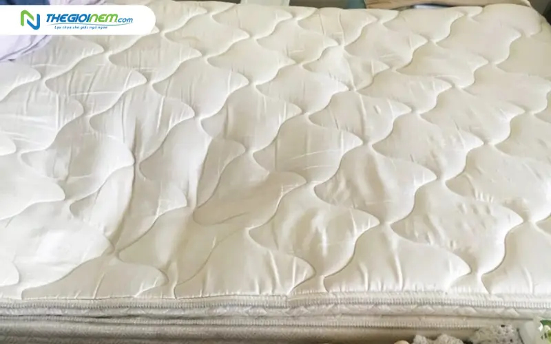 Tại sao việc nhận biết nệm xuống cấp lại quan trọng cho sức khỏe