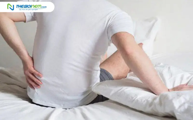 Người đau lưng, thoát vị đĩa đệm