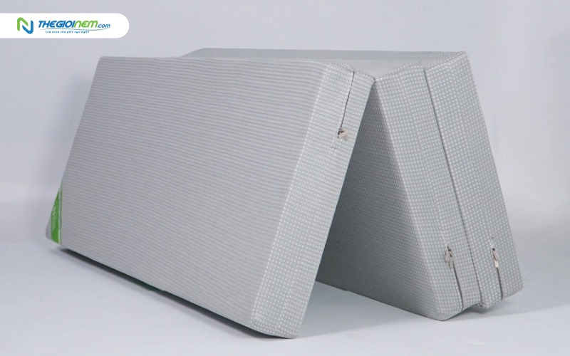Nệm bông ép với thiết kế gấp dễ dàng vệ sinh, di chuyển