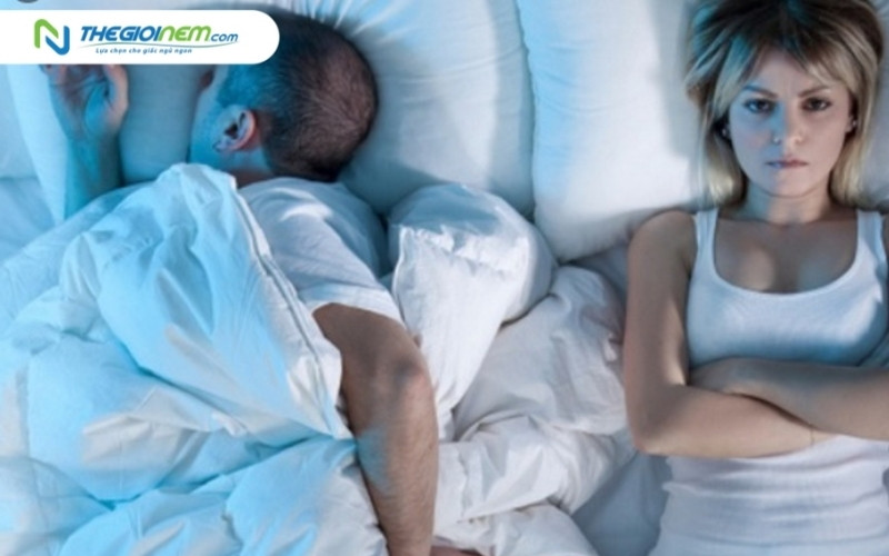 Phụ nữ thường mất ngủ hơn nam giới