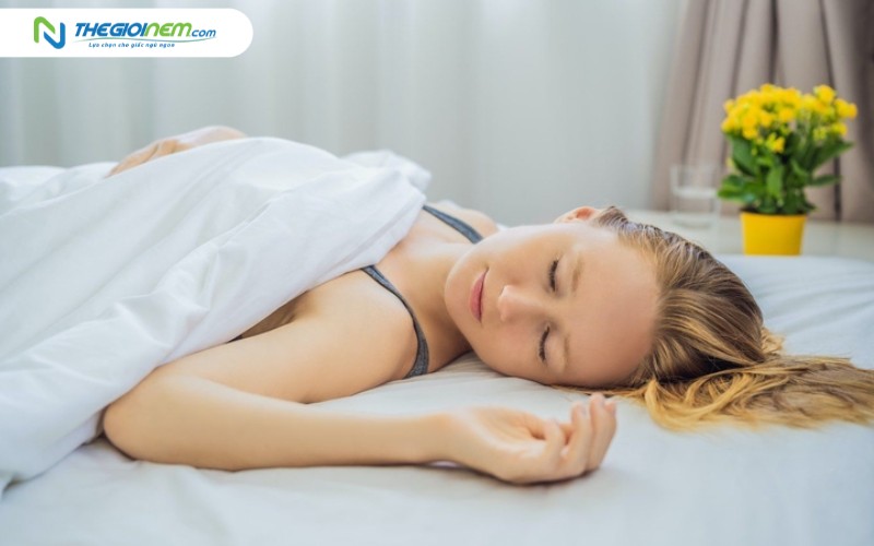 Thói quen ngủ không dùng gối của nhiều người