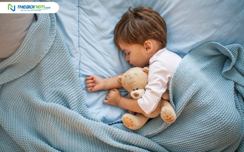 Lợi ích của việc cho trẻ ngủ không gối đúng giai đoạn