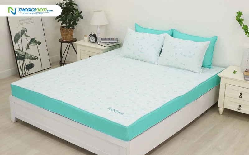 Nệm bông ép kích thước 1m2 x 2m với bề mặt phẳng, phù hợp người ưu tiên chi phí tiết kiệm.