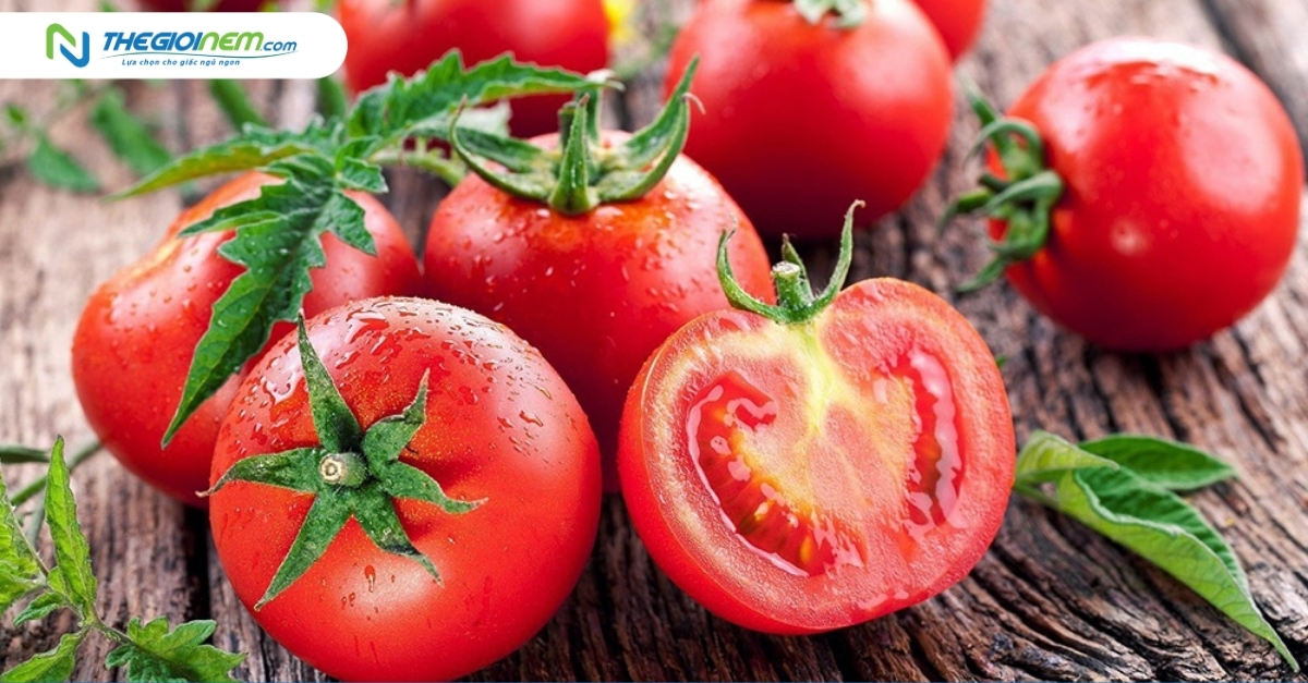 Ăn cà chua sống có tốt không? Ăn cà chua sống hay chín tốt hơn?