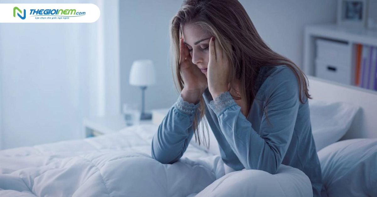 Phụ nữ dễ mất ngủ hơn nam giới vì sao?