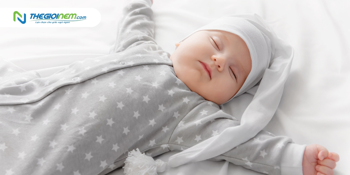 Trẻ hay lật khi ngủ có đáng lo không? Tìm hiểu cách điều chỉnh cho các mẹ